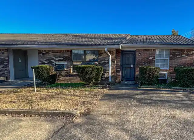 Property at 105 Walnut St Unit 14, Clarksville, TN, 37042, 1 bed, 1 bath, [object Object]