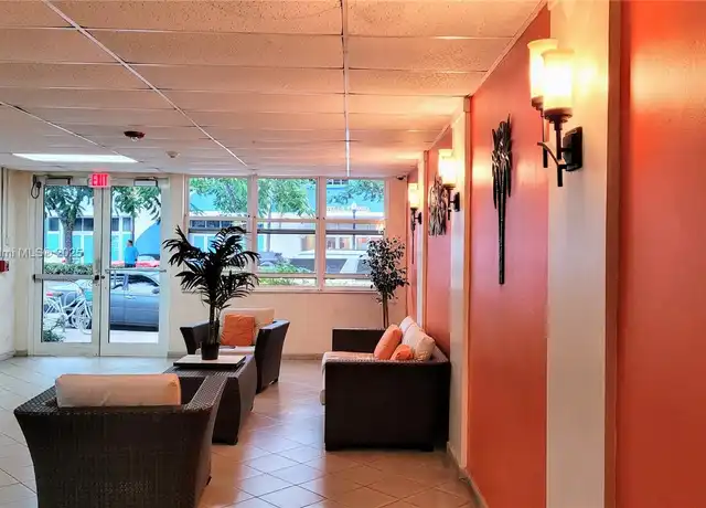 Property at 524 Washington Ave #213, Miami Beach, FL, 33139, 1 bed, 1 bath, [object Object]