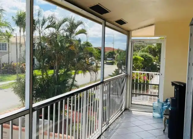 Property at 371 SW 8th St Unit 2-H-W, Boca Raton, FL, 33432, 2 beds, 1 bath, [object Object]