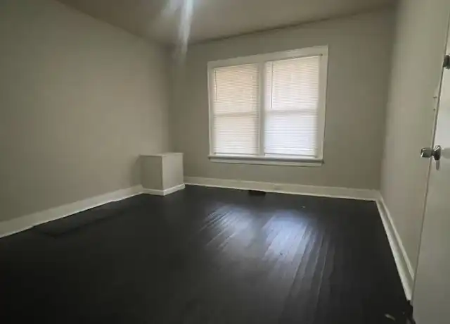 Property at 433 W Davidson Ave, Gastonia, NC, 28052, 2 beds, 2 baths, [object Object]