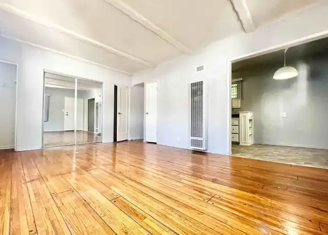 Property at 143 N Hamilton Dr Unit B, Beverly Hills, CA, 90211, 1 bed, 1 bath, [object Object]