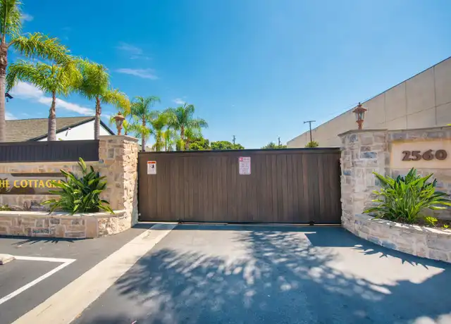 Property at 2560 Newport Blvd Unit 18, Costa Mesa, CA, 92627, 1 bed, 1 bath, [object Object]