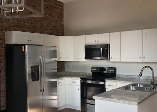 Property at 1347 Park St Unit 1, Bowling Green, KY, 42101, 1 bed, 1 bath, [object Object]