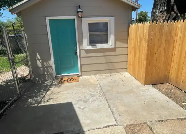 Property at 2118 27th St, Lubbock, TX, 79411, 1 bed, 1 bath, [object Object]