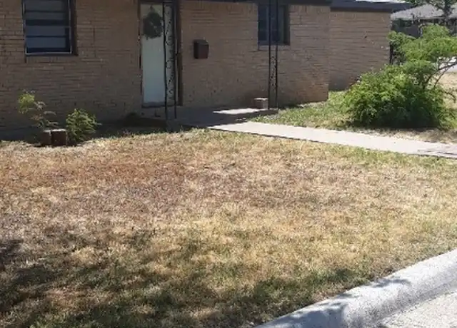 Property at 2700 3rd Ave, Canyon, TX, 79015, 4 beds, 2 baths, [object Object]