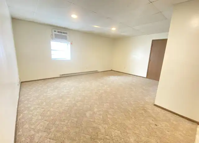 Property at 904 N Main St Unit 4, Bellefontaine, OH, 43311, 2 beds, 1 bath, [object Object]
