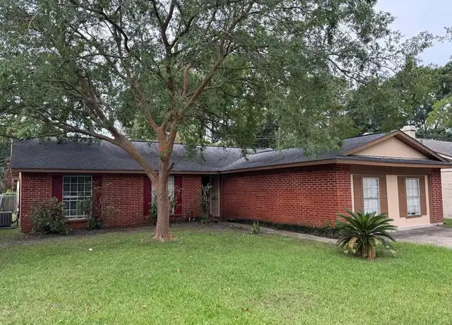 Property at 465 Ridgewood Dr, Mandeville, LA, 70471, 3 beds, 2 baths, [object Object]