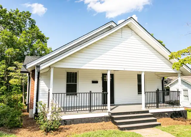 Property at 63 8th St SE, Hickory, NC, 28602, 3 beds, 2 baths, [object Object]