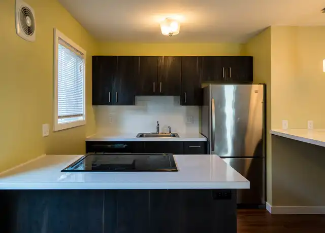 Property at 121-125 NE 24th Ave Unit 121, Portland, OR, 97232, 2 beds, 1 bath, [object Object]