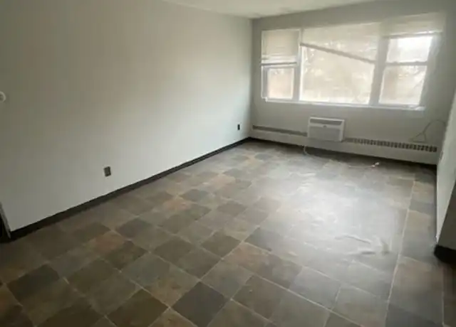 Property at 150 8th St SW Unit 8, Huron, SD, 57350, 2 beds, 1 bath, [object Object]