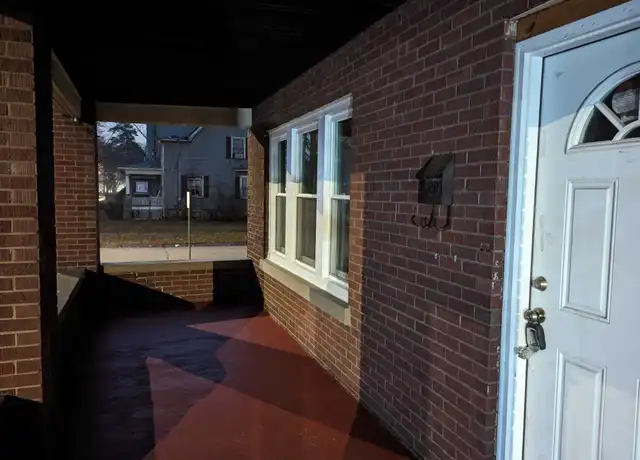 Property at 1702 S 5th St, Rockford, IL, 61104, 2 beds, 1 bath, [object Object]