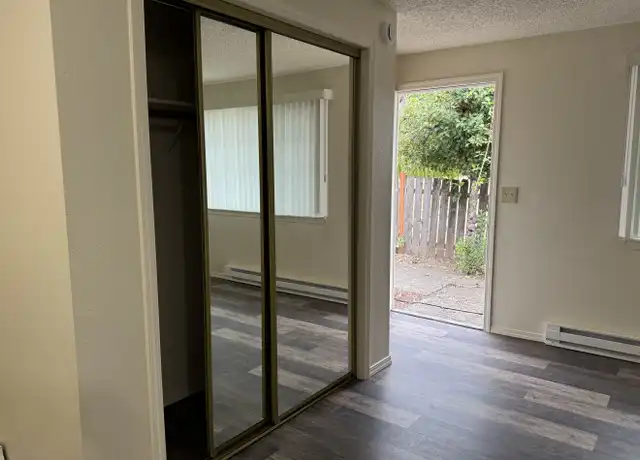 Property at 4886 Silverton Rd NE Unit 4/Office location, Salem, OR, 97305, 1 bed, 1 bath, [object Object]