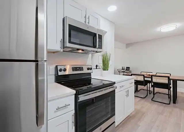 Property at 1526 W Candletree Dr, Peoria, IL, 61614, 1 bed, 1 bath, [object Object]