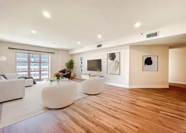 Property at 250 President St #500, Baltimore, MD, 21202, 2 beds, 2 baths, [object Object]