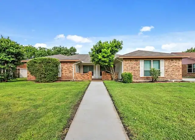 Property at 936 Cottonwood Trl, Benbrook, TX, 76126, 3 beds, 2 baths, [object Object]