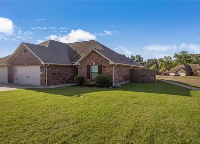 Property at 4052 Stonebridge Dr, Tyler, TX, 75707, 3 beds, 2 baths, [object Object]