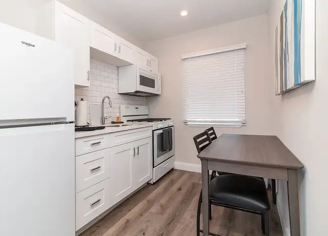 Photo of 4821 W Century Blvd, Inglewood, CA 90304