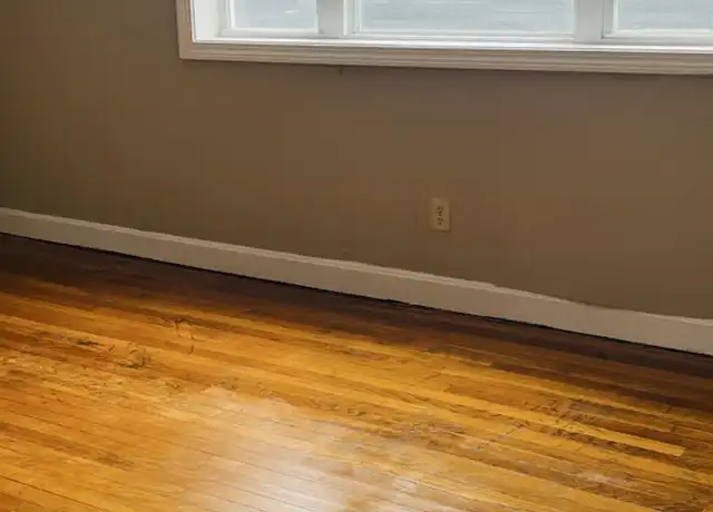 Property at 105 George St Unit 2, Fall River, MA, 02720, 3 beds, 1 bath, [object Object]