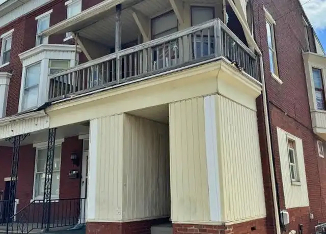 Property at 1134 W King St Unit 2, West York, PA, 17404, 3 beds, 1 bath, [object Object]