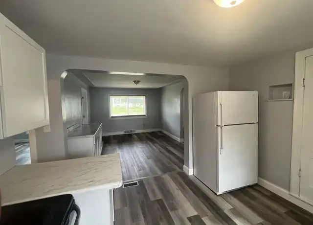 Property at 138 S State St, Sparta, MI, 49345, 2 beds, 1 bath, [object Object]