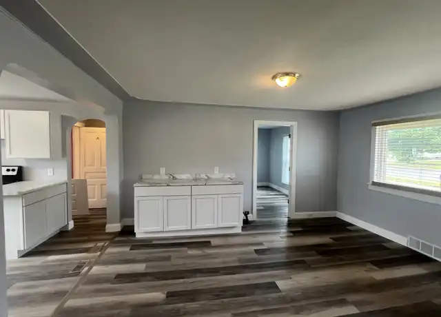 Property at 138 S State St, Sparta, MI, 49345, 2 beds, 1 bath, [object Object]