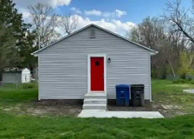 Property at 504 Hackley Ave, Des Moines, IA, 50315, 2 beds, 1 bath, [object Object]