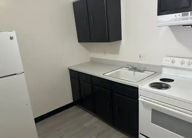 Property at 118 Lemans Dr Unit 5, Youngstown, OH, 44512, 1 bed, 1 bath, [object Object]