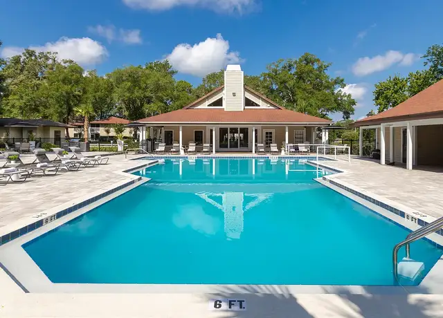 Photo of 3001 SE Lake Weir Ave, Ocala, FL 34471