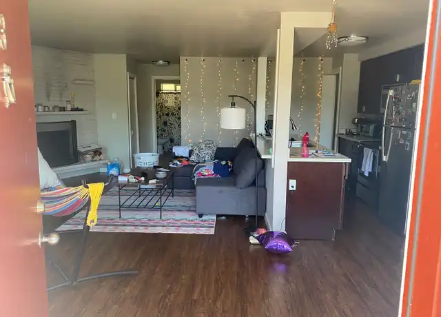 Property at 2517 Thorndyke Ave W Unit 03, Seattle, WA, 98199, 2 beds, 1 bath, [object Object]