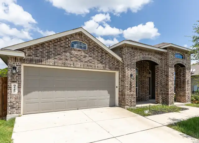 Property at 925 Cypress Bend Cv, New Braunfels, TX, 78130, 3 beds, 2 baths, [object Object]