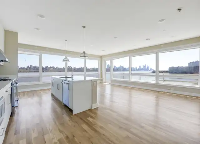 Property at 15 Somerset Ln Unit 320, Edgewater, NJ, 07020, 2 beds, 2 baths, [object Object]