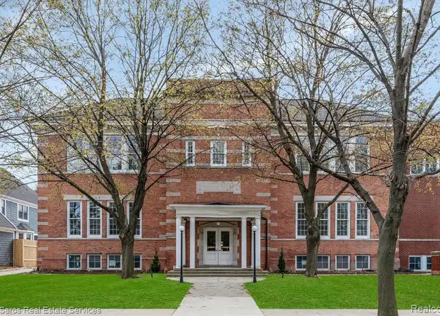 Property at 389 Saint Clair Ave, Grosse Pointe, MI, 48230, 2 beds, 2 baths, [object Object]
