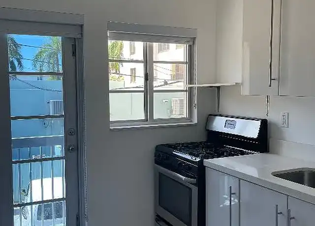 Property at 916 W 42 St Unit 105, Miami Beach, FL, 33140, 1 bed, 1 bath, [object Object]