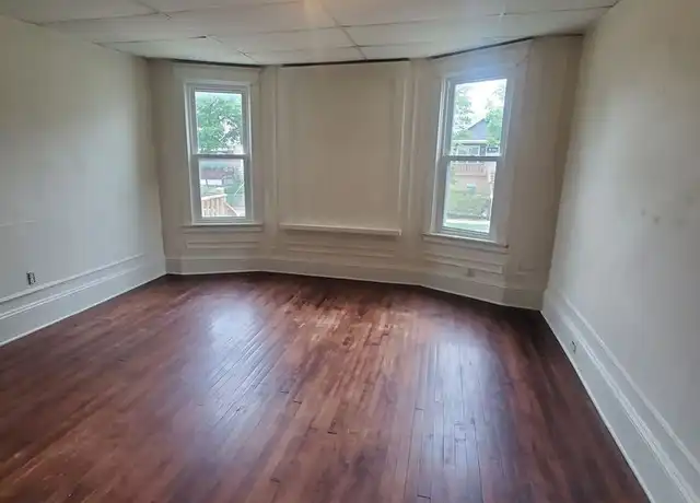 Property at 2023-2025 N 24th St Unit 2023 Lower, Milwaukee, WI, 53205, 3 beds, 1 bath, [object Object]