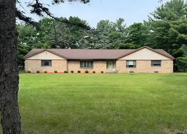 Property at 40250 Pinetree Dr, Plymouth, MI, 48170, 3 beds, 2 baths, [object Object]