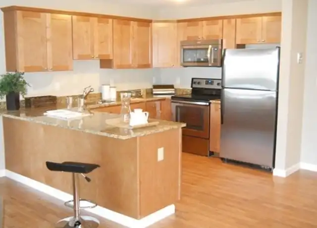 Property at 670 Bedford St Unit 204, Whitman, MA, 02382, 2 beds, 1 bath, [object Object]