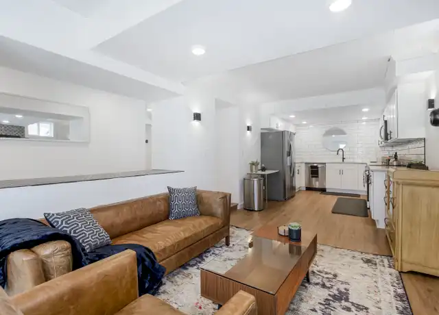 Property at 1820 W 38th St, Kansas City, MO, 64111, 2 beds, 1 bath, [object Object]