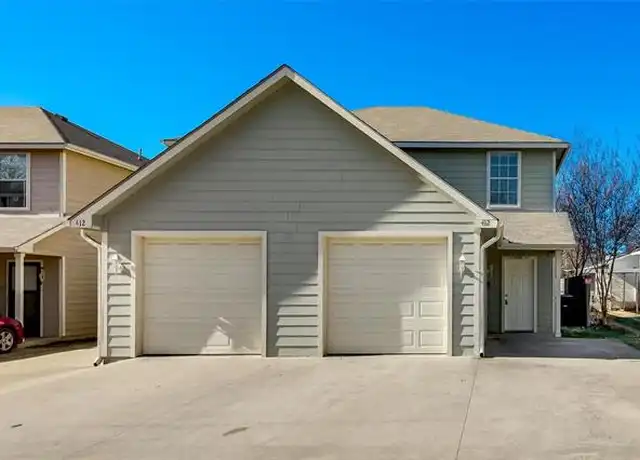 Property at 412 N Cleveland Ave Unit 200, Sherman, TX, 75090, 2 beds, 2.5 baths, [object Object]