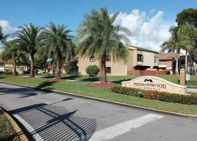 Property at 2944 E Missionwood Ln, Miramar, FL, 33025, 3 beds, 2 baths, [object Object]