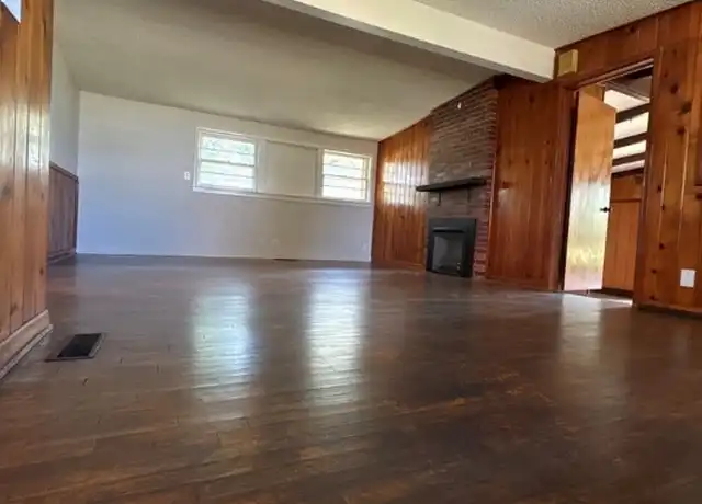 Property at 130 S 40th St, Springdale, AR, 72762, 4 beds, 1.5 baths, [object Object]