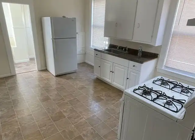 Property at 14 Dublin St Unit 16-2, Lowell, MA, 01854, 3 beds, 1 bath, [object Object]