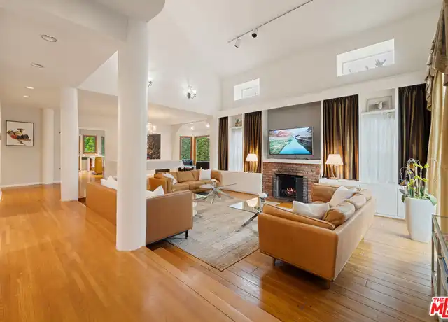 Property at 119 S Kilkea Dr, Los Angeles, CA, 90048, 5 beds, 3 baths, [object Object]
