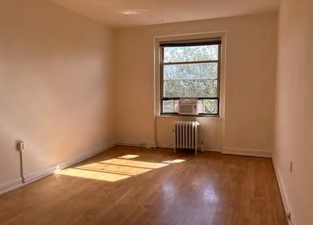 Property at 2831 28th St NW Unit 42, Washington, DC, 20008, 2 beds, 1 bath, [object Object]