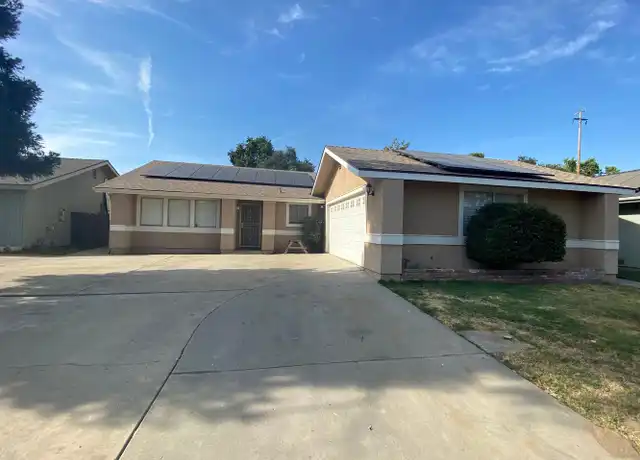 Property at 2818 E Saint Johns Pkwy, Visalia, CA, 93292, 4 beds, 2 baths, [object Object]
