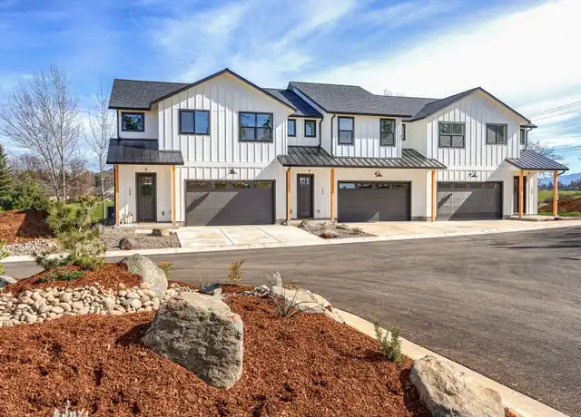 Property at 103 Golf View Dr, Eagle Point, OR, 97524, 3 beds, 2.5 baths, [object Object]