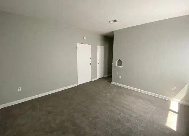 Property at 808 State St Unit 5, Bettendorf, IA, 52722, 2 beds, 1 bath, [object Object]