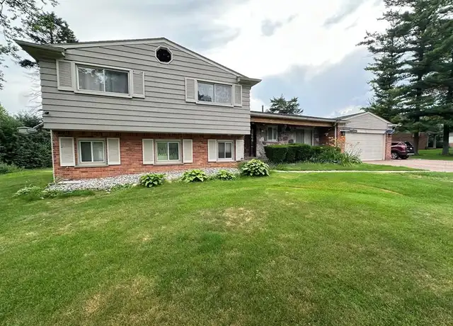 Property at 2616 Douglas Dr, Bloomfield Hills, MI, 48304, 4 beds, 2.5 baths, [object Object]