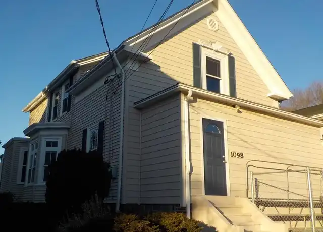 Property at 1098 Diamond Hill Rd, Woonsocket, RI, 02895, 2 beds, 1 bath, [object Object]