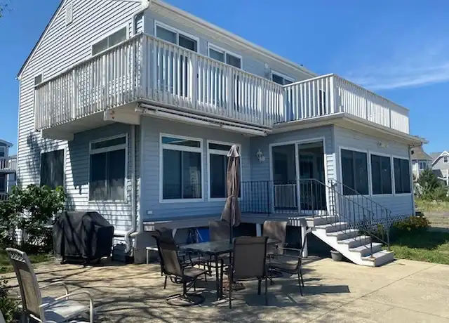 Property at 105 Milford Point Rd, Milford, CT, 06460, 3 beds, 1.5 baths, [object Object]