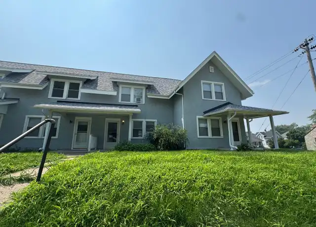 Property at 404 15th Ave, Moline, IL, 61265, 2 beds, 1 bath, [object Object]